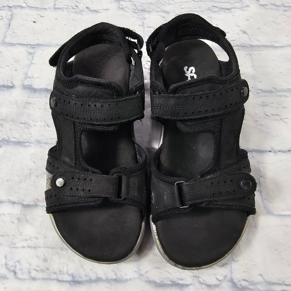 SAS Embark Sandals Womens 8 Black Silver Glitter Strappy Adjustable Comfort